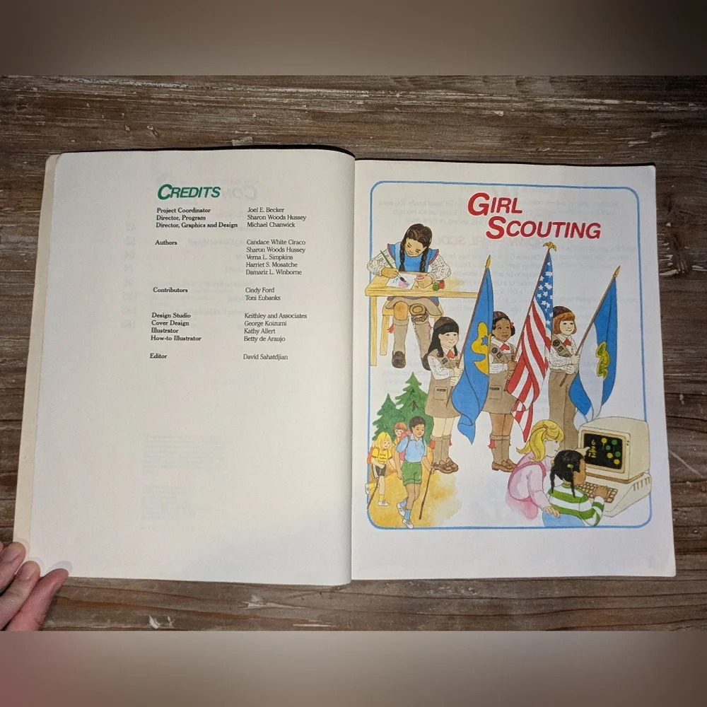 1986 Brownie Girl Scout Handbook - Picture 5 of 9